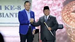 Makna Tongkat Komando Bertuliskan Asmaul Husna dari AHY ke Prabowo